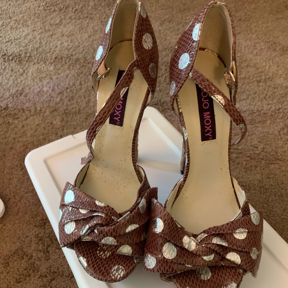 Brown/silver polka dot heels